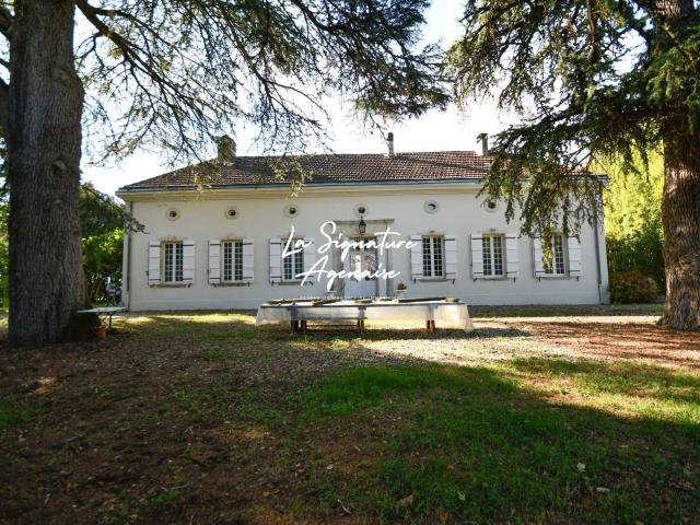 Chartreuse ancienne en pierre avec piscine et dépendances 341m² Montesquieu