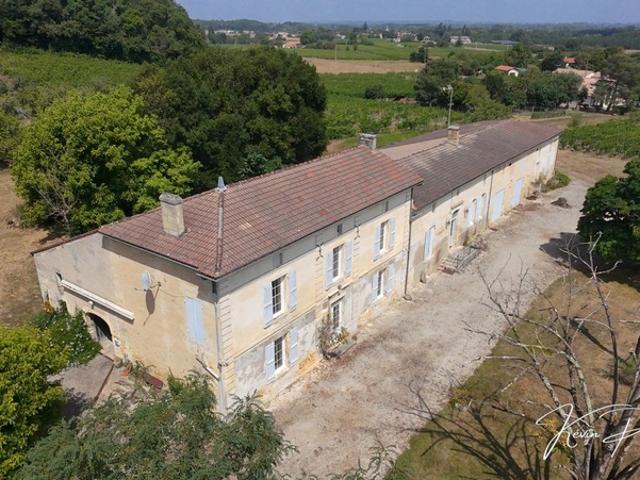 Chartreuse du XVIIIe avec vignoble – Entre deux Mers