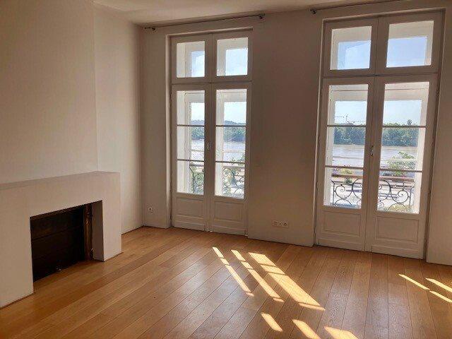 Chartrons, magnifique T3 100% restauré vue Garonne ascenseur 60m² Bordeaux