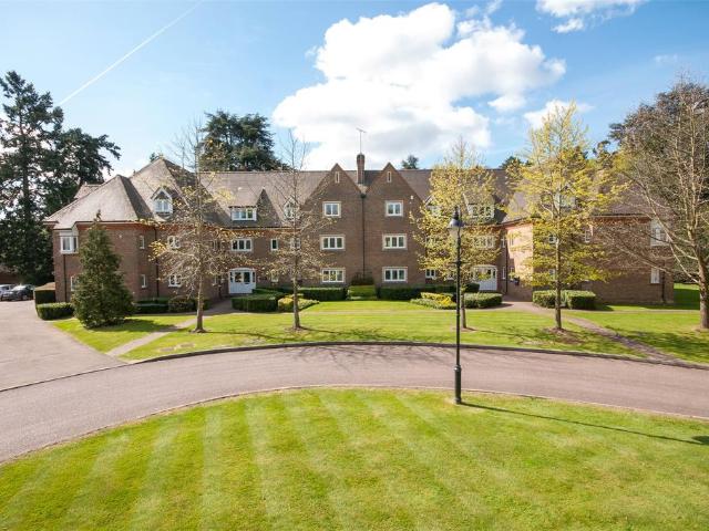 Chartwell Court Grange, 35 Highacre. 3 bed apartment to rent £1,850 pcm £427 pw
