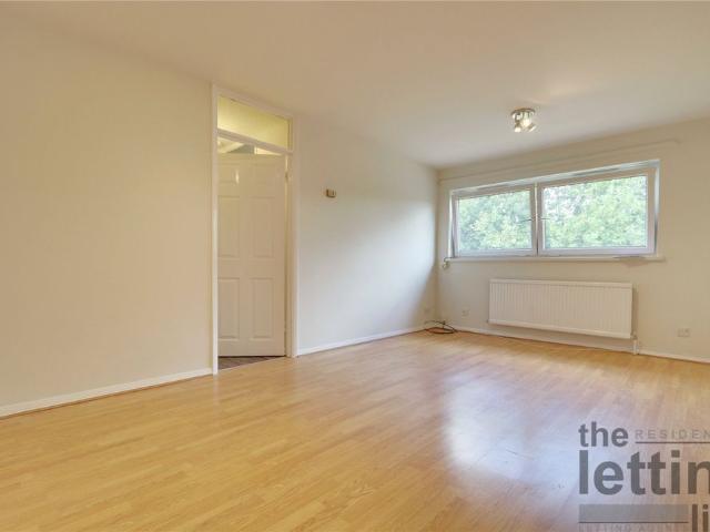 Chase Green Avenue, Enfield Chase, Enfield, Middlesex, EN2 8EN