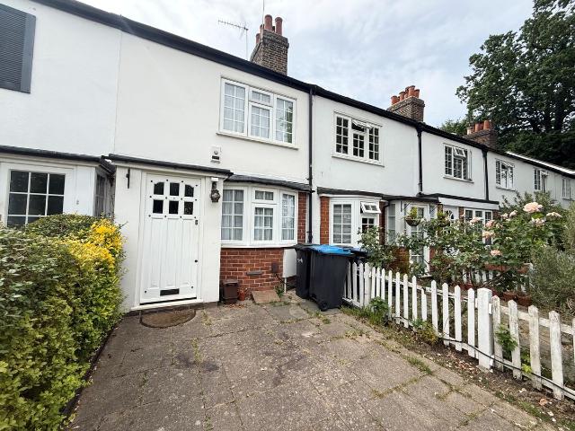 Chase Green, Enfield EN2, 2 bed property to rent, £2,000 pcm | PrimeLocation