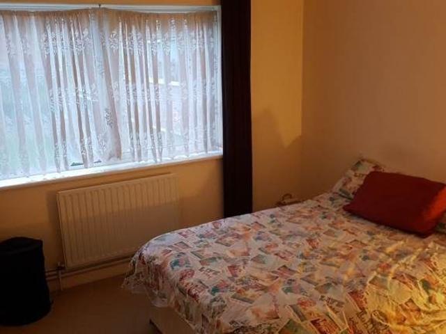 Chase Road, Southgate N14, 2 bed flat to rent, £1,900 pcm | PrimeLocation