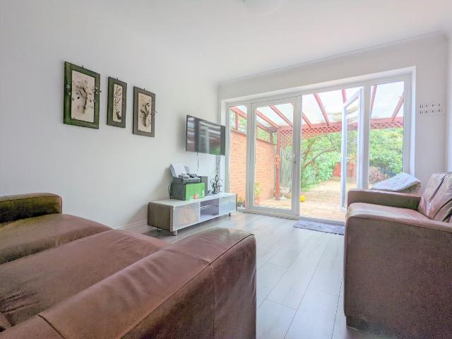 Chase Road, Southgate N14, 2 bed flat to rent, £1,975 pcm | PrimeLocation