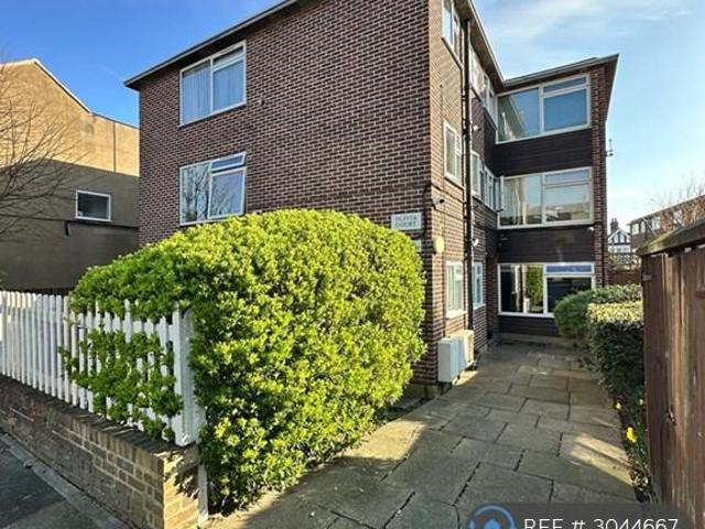 Chase Side, Enfield, EN2 Studio to rent £1,300 pcm £300 pw