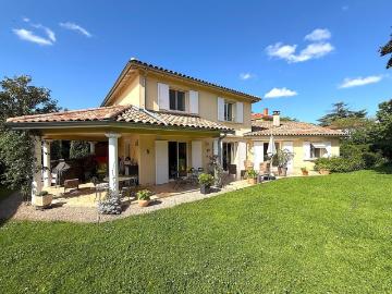 CHASSELAY 69380 Villa de 191 m² avec garage double Terrain de 1155 m²