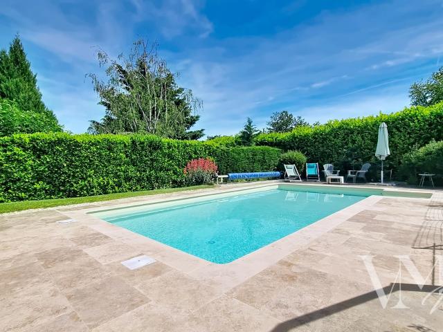 Chasselay Maison familiale avec piscine sur 1 000 m2 de terrain