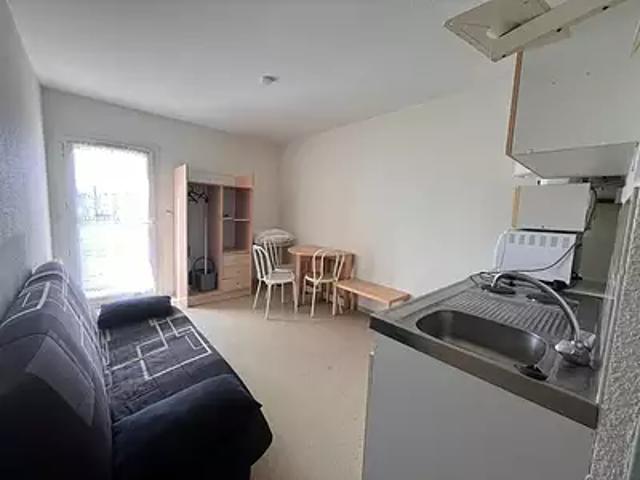 Chasseneuil du Poitou 86360 Location appartement 1 pièce t1 au dernier étage