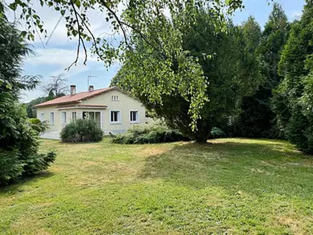 Cellefrouin 16260 Achat / Vente maison 5 pièces t5 au dernier étage terrasse