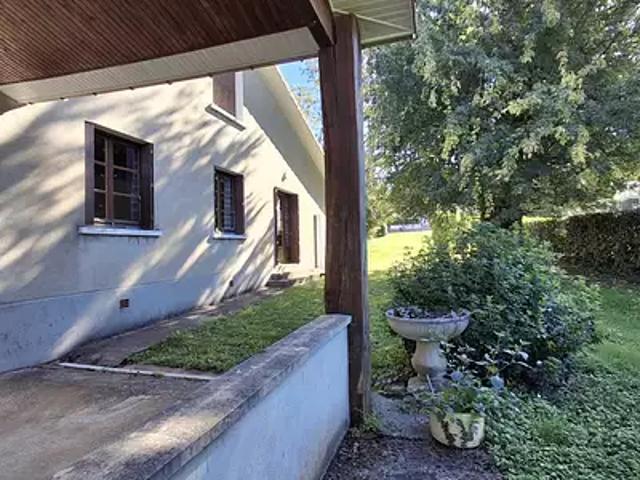 Chasseneuil sur Bonnieure 16260 Achat / Vente maison 8 pièces t8 parking