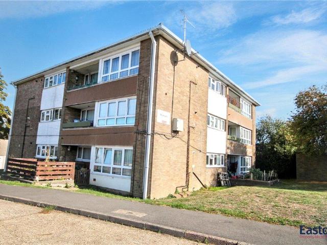 Chetwode Road, Surrey KT20 2 bed flat to rent £1,500 pcm £346 pw