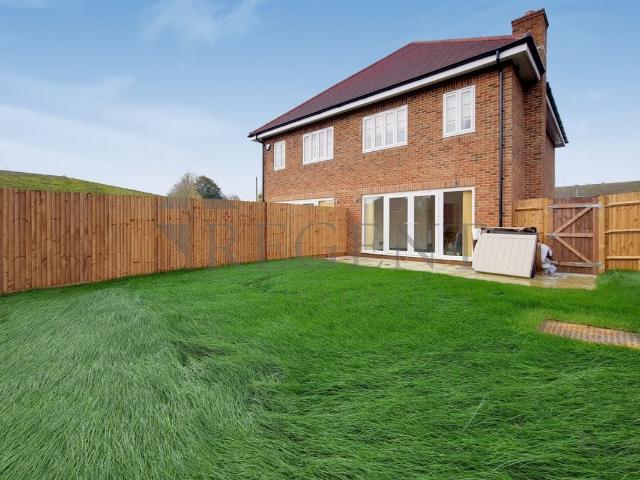 Chetwode Road, Tadworth KT20, 3 bed detached house to rent, £2,350 pcm | PrimeLocation