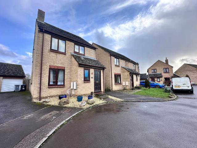Chetwynd Mead, Bampton OX18, 3 bed property to rent, £1,650 pcm | PrimeLocation