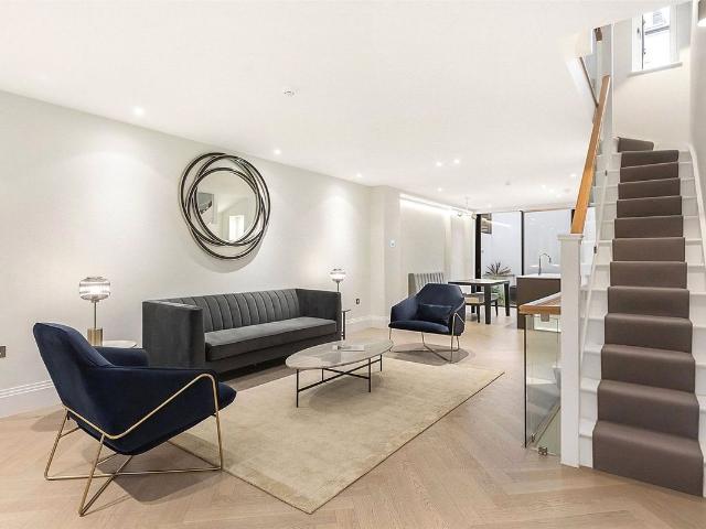 Cheval Place, Knightsbridge SW7, 3 bed terraced house to rent, £13,000 pcm | PrimeLocation