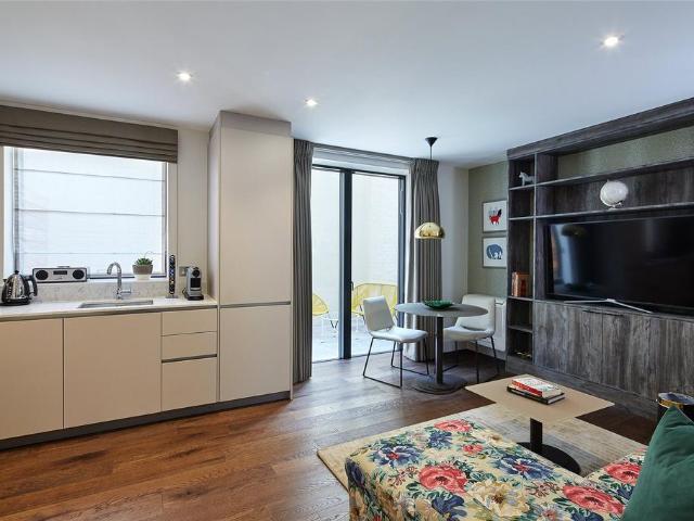 Cheval Place, London, SW7 1 bed apartment to rent £6,067 pcm £1,400 pw
