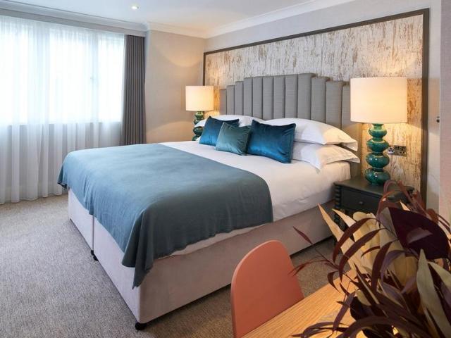 Cheval Place, London, SW7 3 bed house to rent £13,000 pcm £3,000 pw