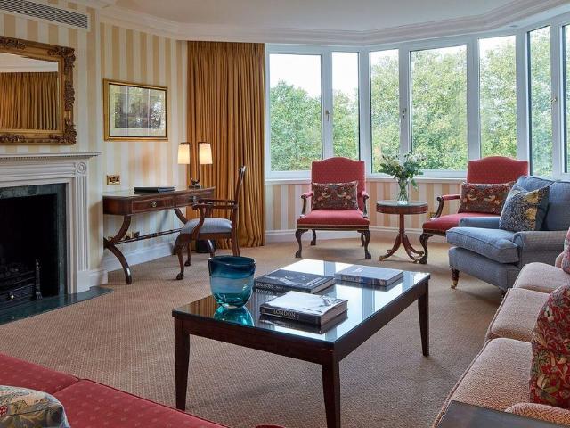 Cheval Thorney Court, Kensington, London W8, 2 bed flat to rent, £25,480 pcm | PrimeLocation
