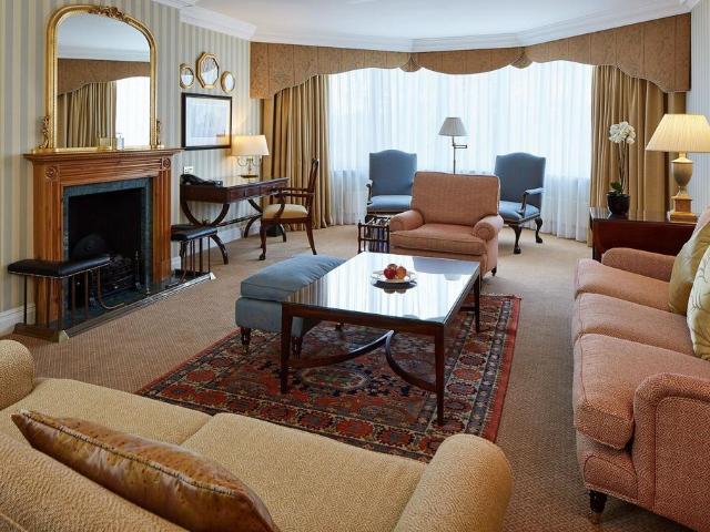 Cheval Thorney Court, Kensington. 2 bed flat to rent £23,660 pcm £5,460 pw