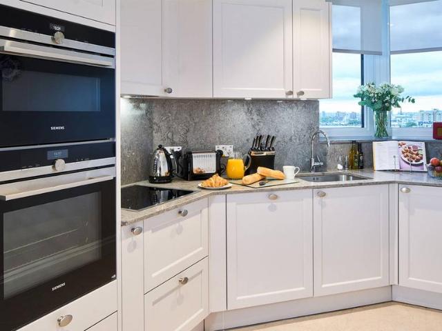 Cheval Thorney Court, Kensington. 2 bed flat to rent £25,480 pcm £5,880 pw
