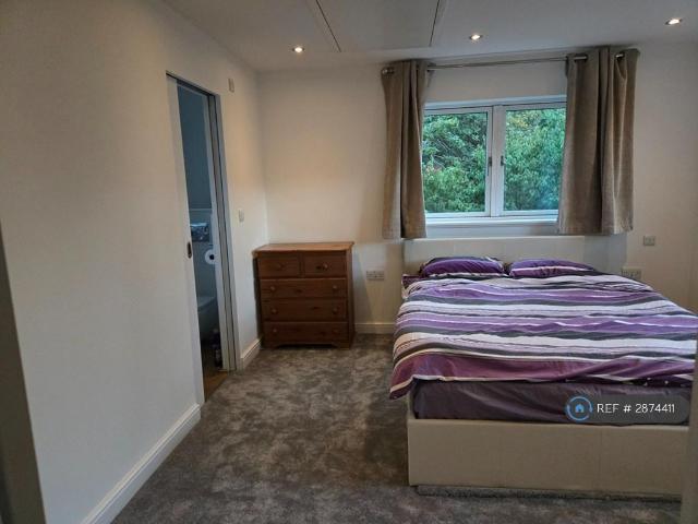 Chevalier Grove, Milton Keynes, MK8 1 bed in a house share to rent £1,200 pcm £277 pw