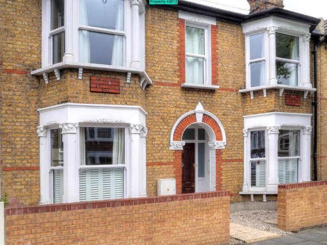 Chevening Road, London, SE10 0LA 3 bed terraced house to rent £3,450 pcm £796 pw