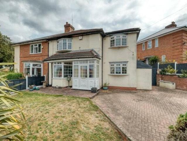 Cheverton Road, Turves Green, B31 1RS, United Kingdom | 4 bed duplex for rent #125162465 | Rentberry