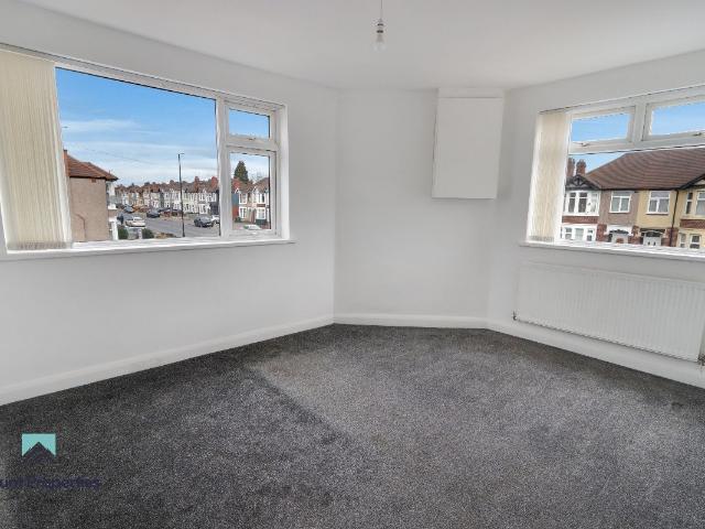 Cheveral Avenue, Coventry CV6, 2 bed flat to rent, £850 pcm | PrimeLocation