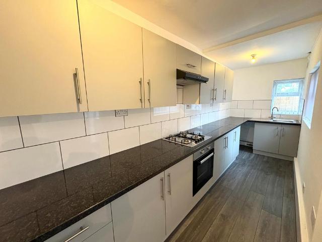 Cheveral Avenue, Coventry, CV6 3 bed house to rent £1,200 pcm £277 pw