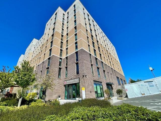 Chevette Court, Kimpton Road, Luton. 1 bed apartment to rent £1,200 pcm £277 pw