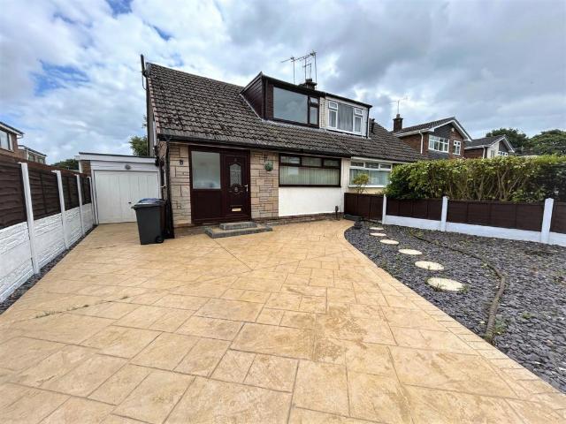 Cheviot Close, Greater Manchester WN3 3 bed semi detached house to rent £1,150 pcm £265 pw