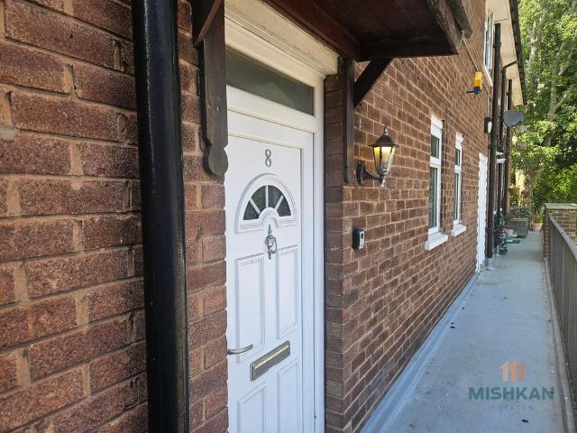 Cheviot Close, Salford 2 bed maisonette to rent £1,000 pcm £231 pw