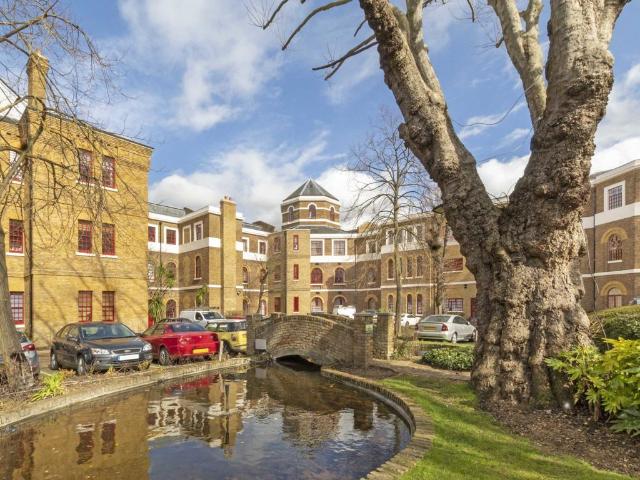 Chevy Road, Ealing UB2, 2 bed flat to rent, £1,846 pcm | PrimeLocation