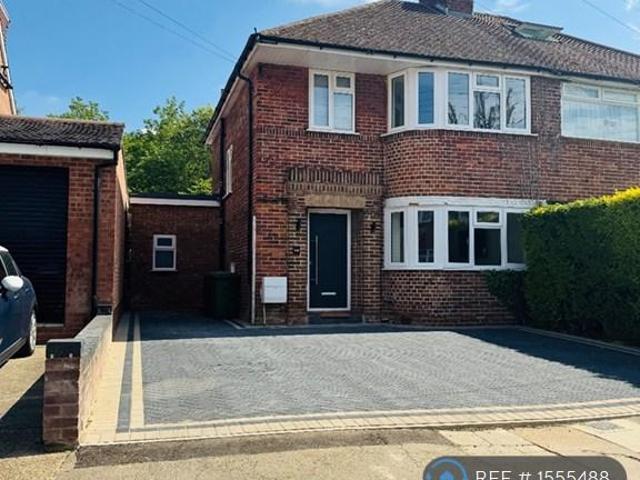 Cheyneys Avenue, Edgware, HA8 4 bed semi detached house to rent £3,899 pcm £900 pw