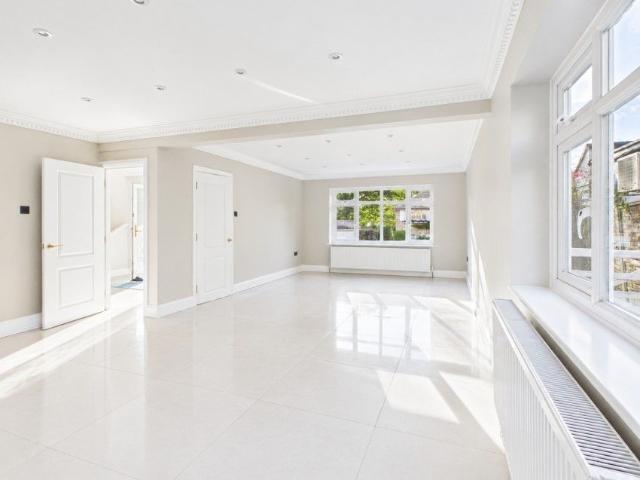 Cheyne Close, Gerrards Cross, Buckinghamshire,SL9