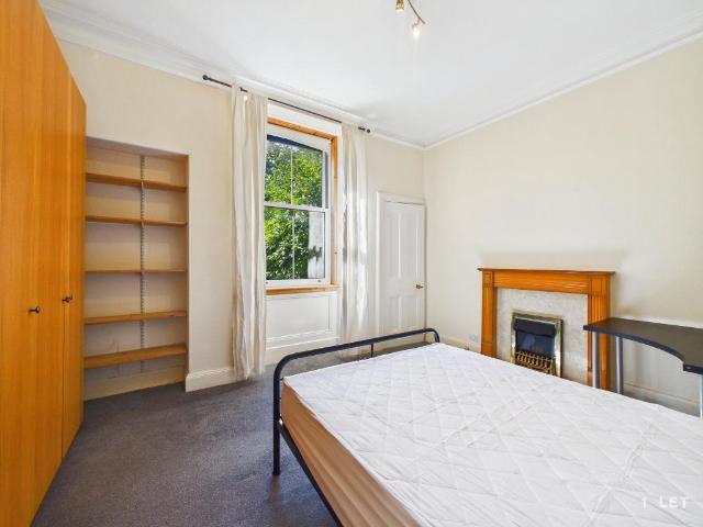 Cheyne Street, Stockbridge. 2 bed flat to rent £1,550 pcm £358 pw