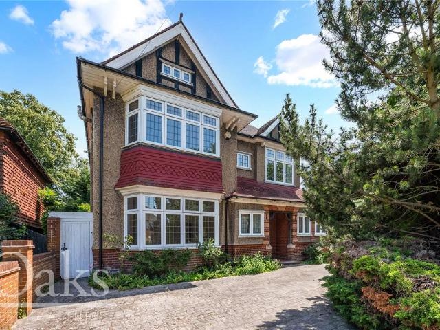 Cheyne Walk, Addiscombe 4 bed detached house to rent £3,350 pcm £773 pw