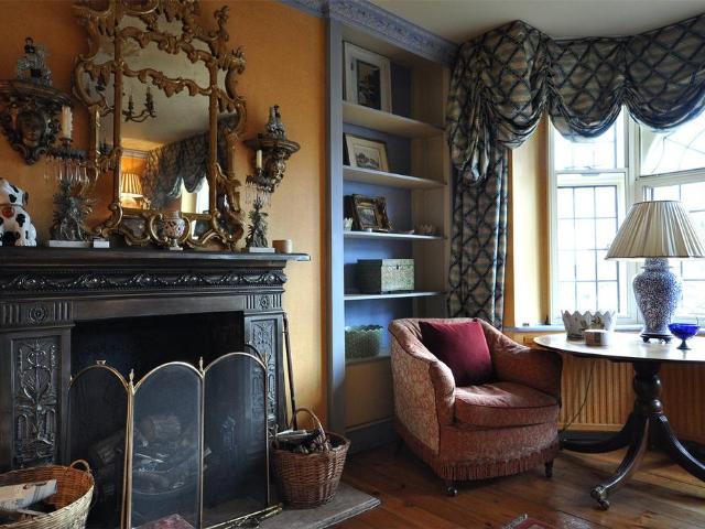 Cheyne Walk, Chelsea, SW3 6 bed semi detached house to rent £10,833 pcm £2,500 pw