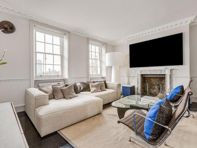 Cheyne Walk, London 5 bed terraced house to rent £14,000 pcm £3,231 pw