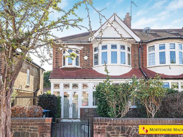 Cheyne Walk, London N21, 3 bed end terrace house to rent, £3,000 pcm | PrimeLocation