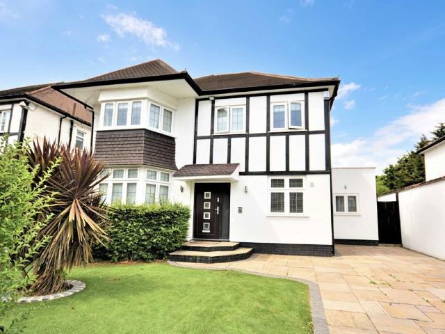 Cheyne Walk, London NW4, 5 bed detached house to rent, £4,650 pcm | PrimeLocation