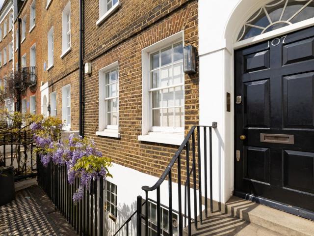 Cheyne Walk, London, SW10 4 bed terraced house to rent £14,000 pcm £3,231 pw
