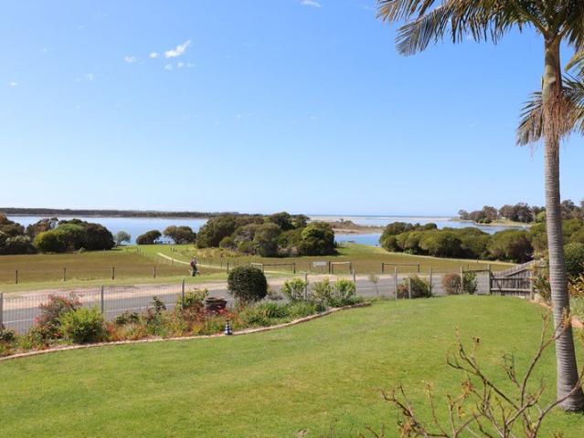 Chez Belle Vue Absolute Water Front