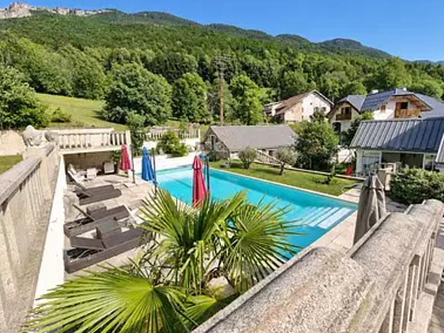 Chézery Forens 01410 Achat / Vente maison 10 pièces t10 piscine
