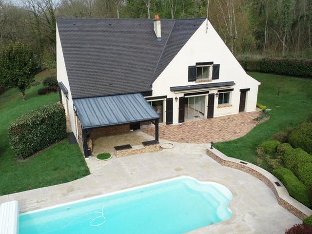 CHEZY SUR MARNE 02 à vendre joli plain pied de 275 m2 sur un terrain clos et arboré de 5800 m2
