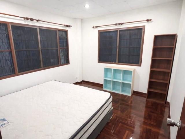 เช่า บ้านเดี่ยว2ชั้น67ตรว.ถนน รัตนาธิเบศร์ ซอยท่าอิฐ เชิงสะพานพระนั่งเกล้าใกล้MRTไทรม้า