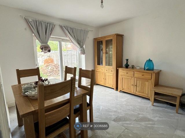 Cheadle Hulme, Cheadle SK8, 3 bed semi detached house to rent, £1,500 pcm | PrimeLocation
