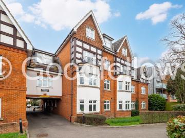 Cheam Road, Surrey KT17 2 bed apartment to rent £1,900 pcm £438 pw