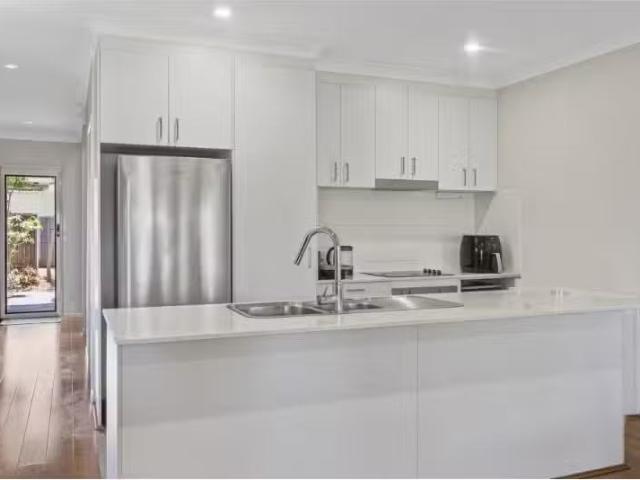 Cheap 43 Ashton Street, CAMP HILL Townhouse for rent Listed b.
