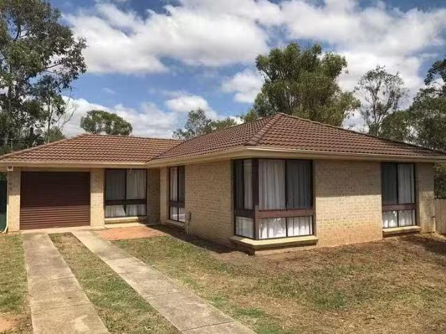 Charming 43 Lewis Road, Cambridge Gardens, NSW 2747