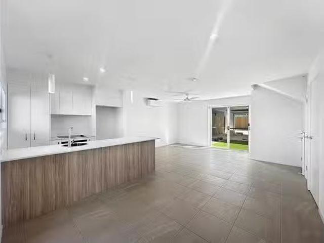 Cozy 43 Sunflower Crescent, Nirimba, QLD 4551